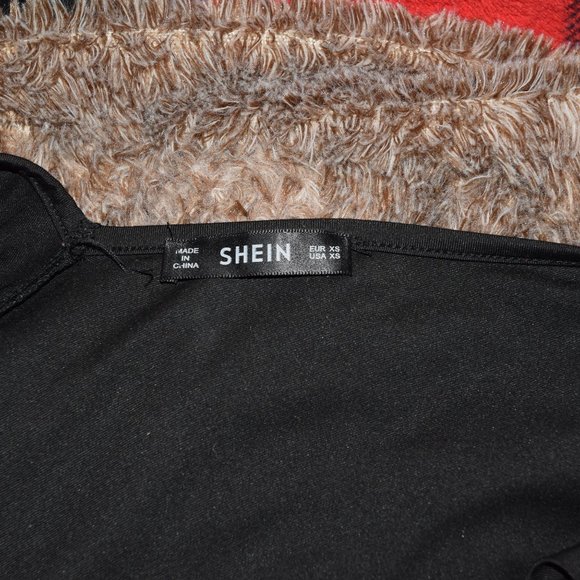 Perfect little black dress - Picture 3 of 7